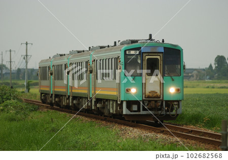 高山本線 千里ー速星 JR西日本 キハ120-350+348+352+351(富山) 高山本線 千里ー速星 JR西日本 キハ120-350+348+352+351(富山) 102682568