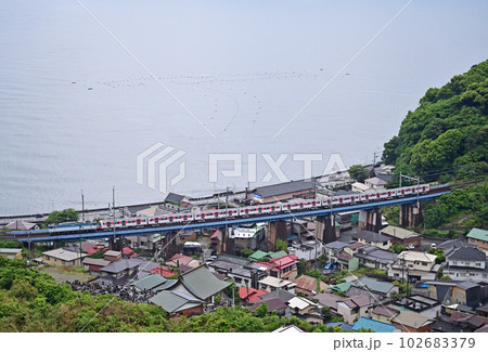 東海道本線 根府川ー早川 JR貨物 EF65-2127+都営大江戸線12-600形 12-841F 東海道本線 根府川ー早川 JR貨物 EF65-2127+都営大江戸線12-600形 12-841F 102683379