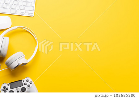 Gaming gear and tech accessories 102685580