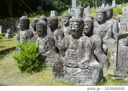 鵜川四十八体石仏群　滋賀県高島市鵜川 102686080
