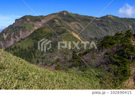 晩秋の武尊山 102690415