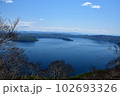 新緑の十和田湖 102693326