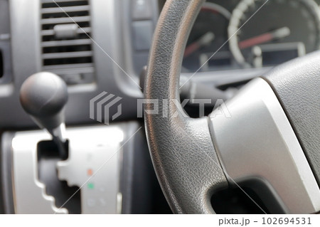 ワゴン車の運転席 イメージ ワゴン車の運転席 イメージ 102694531
