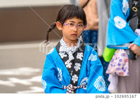 お祭り ハッピを着た子供 お祭り ハッピを着た子供 102695167