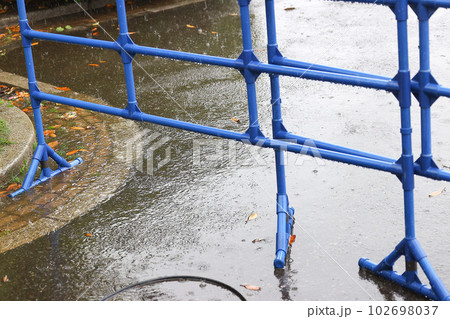 ゲリラ豪雨、イベント会場での様子 ゲリラ豪雨、イベント会場での様子 102698037