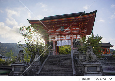 清水寺 仁王門 102698172