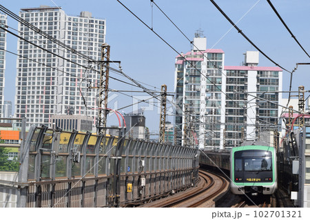 韓国 ソウルの地下鉄車両(2号線・2000系電車2次車) 韓国 ソウルの地下鉄車両(2号線・2000系電車2次車) 102701321