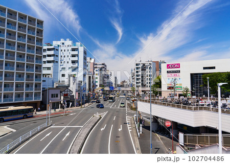 横浜　東神奈川駅周辺の風景 102704486