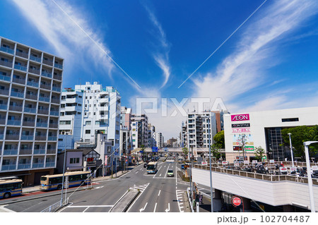 横浜　東神奈川駅周辺の風景 102704487