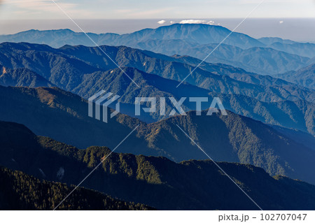 中央アルプス・熊沢岳から見るあさの恵那山 102707047
