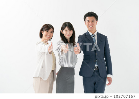 ビジネス 30代 サムズアップ ビジネス 30代 サムズアップ 102707167