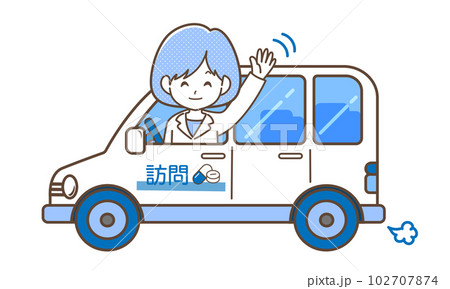 車で在宅訪問する女性薬剤師 102707874