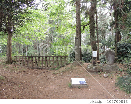 箕輪城跡 御前曲輪西虎口門跡 箕輪城跡 御前曲輪西虎口門跡 102709818