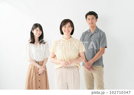 カジュアル　男性　女性　 102710347