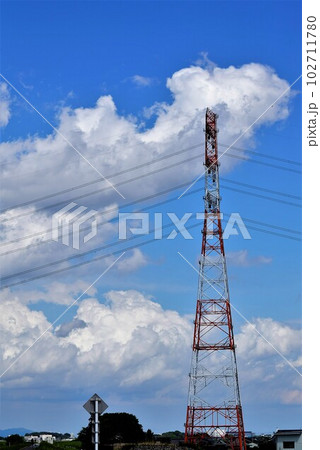 埼玉　青空と鉄塔の風景 102711780