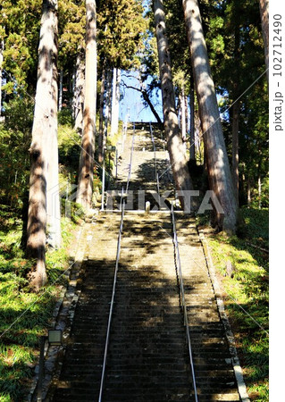 身延山久遠寺の風景 菩提梯 身延山久遠寺の風景 菩提梯 102712490