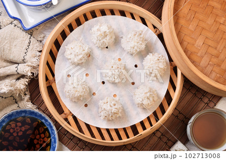 Glutinous rice meatballs Glutinous rice meatballs 102713008