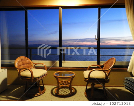 お部屋から望む三河湾の夕暮れ 102713018