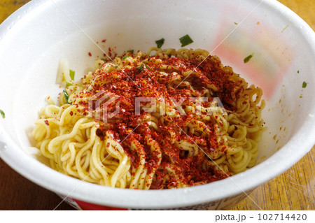 日本のとても美味しいカップ麺 102714420