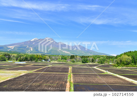 信濃町野尻より妙高山方面を望む(長野県信濃町)【2023.5】 102714550