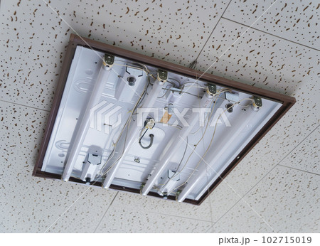 蛍光灯の照明器具 蛍光灯の照明器具 102715019