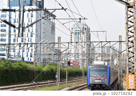 韓国 ソウルの近郊電車(首都圏電鉄1号線) 102718282