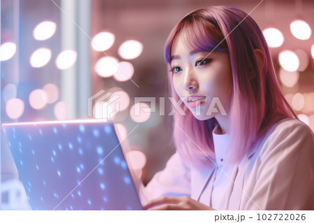 ノートパソコンでSNSをする女性 102722026