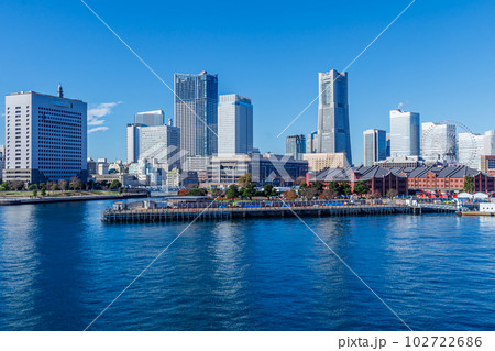 【神奈川の都市風景】横浜みなとみらいの都市風景 102722686