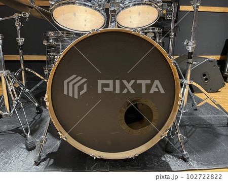 音楽スタジオにあるドラムセットの写真素材 [102722822] - PIXTA