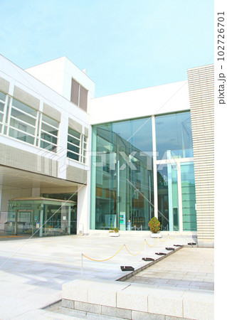 岐阜市、岐阜県図書館の風景 102726701