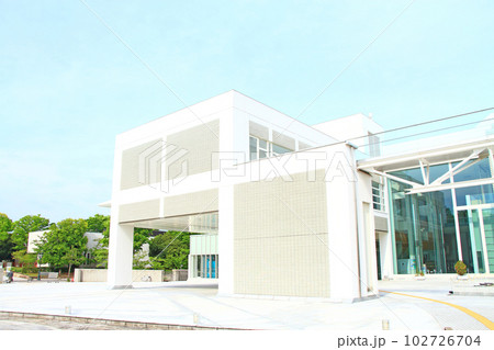 岐阜市、岐阜県図書館の風景 102726704