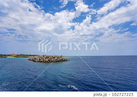 粟国島 船上からの景色 粟国島 船上からの景色 102727225