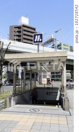 大阪メトロ千日前線の桜川駅3号出入口 102728542