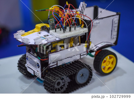 Car constructor from microcircuits and radioelements 102729999