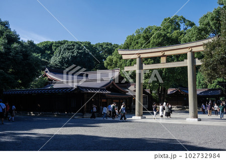 明治神宮　三ノ鳥居と客殿　東京都渋谷区 102732984