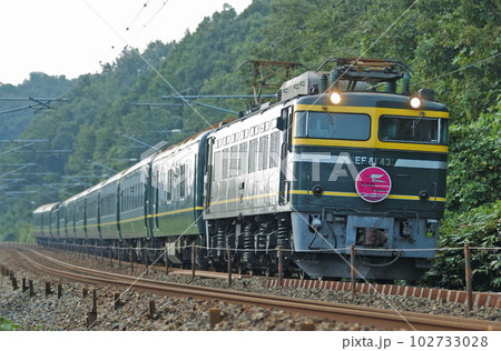 北陸本線　津幡ー倶利伽羅　JR西日本　EF81-43（敦賀）＋24系　トワイライトエクスプレス 102733028