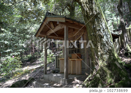 白髭神社　岩戸社　滋賀県高島市鵜川 102738699