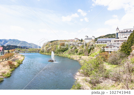 胎内川大噴水とロイヤル胎内パークホテル 102741948