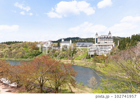 胎内川大噴水とロイヤル胎内パークホテル 胎内川大噴水とロイヤル胎内パークホテル 102741957