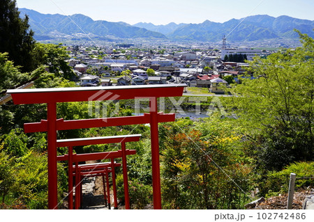笛吹稲荷神社（差出磯大嶽山神社境内社）山梨県山梨市 102742486