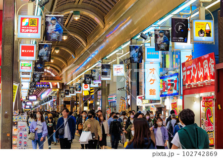 北海道 札幌市 狸小路商店街 北海道 札幌市 狸小路商店街 102742869