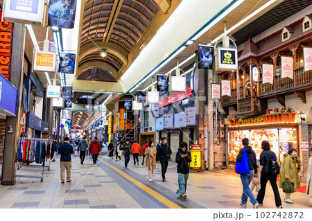 北海道 札幌市 狸小路商店街 北海道 札幌市 狸小路商店街 102742872