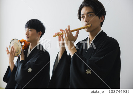 紋付袴　和楽器　鼓　篠笛　 102744935