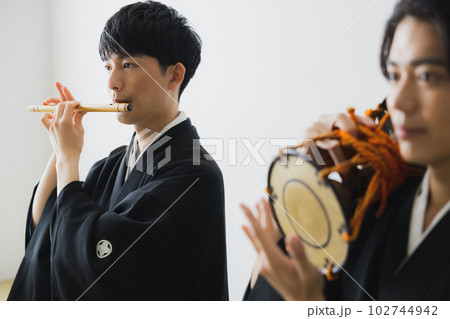 紋付袴　和楽器　鼓　篠笛　 102744942