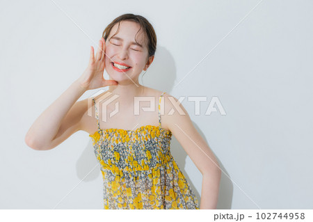 夏の女性 夏の女性 102744958