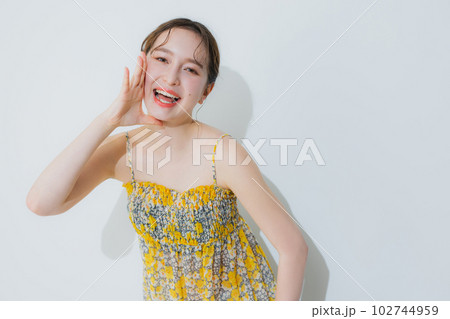 夏の女性 夏の女性 102744959