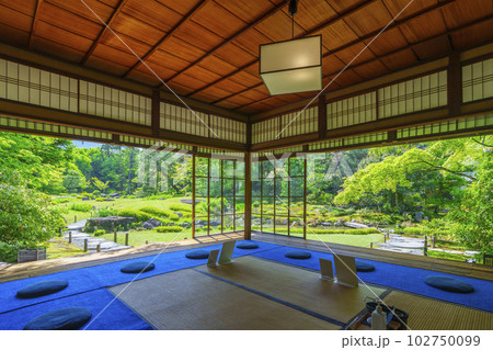 京都 無鄰菴 新緑の季節(京都市左京区南禅寺草川町) 京都 無鄰菴 新緑の季節(京都市左京区南禅寺草川町) 102750099