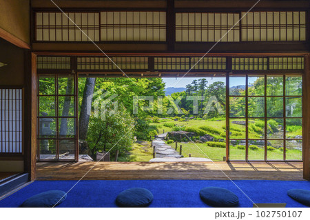 京都 無鄰菴 新緑の季節(京都市左京区南禅寺草川町) 京都 無鄰菴 新緑の季節(京都市左京区南禅寺草川町) 102750107