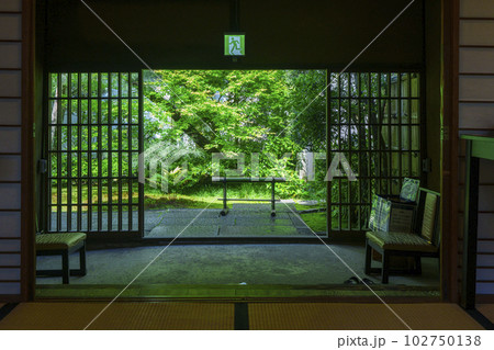 京都　無鄰菴　玄関と土間　新緑の季節（京都市左京区南禅寺草川町） 102750138