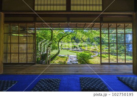 京都 無鄰菴 新緑の季節(京都市左京区南禅寺草川町) 京都 無鄰菴 新緑の季節(京都市左京区南禅寺草川町) 102750195